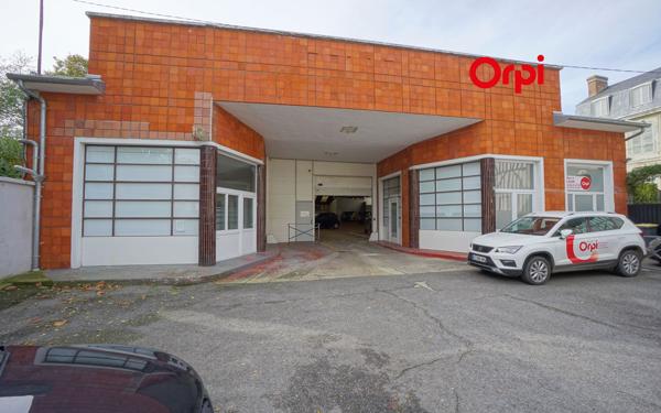 Stationnement à louer