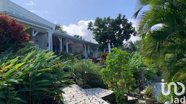 Maison d’architecte 6 pièces de 185 m² à Sainte-Rose (97115)