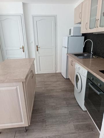 APPARTEMENT T2/3- SIX FOURS - LA COUDOULIERE