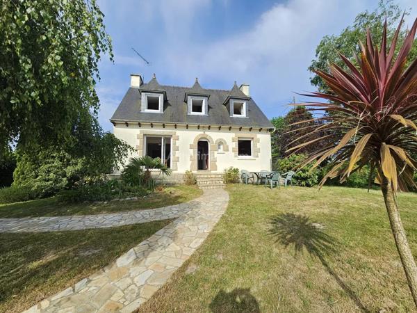 Vente                                                      Maison
                        
                     5 pièces                      111 m2                     à Saint-Péver