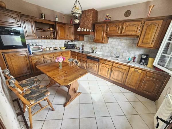 Vente                                                      Maison
                        
                     5 pièces                      111 m2                     à Saint-Péver