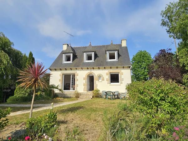 Vente                                                      Maison
                        
                     5 pièces                      111 m2                     à Saint-Péver