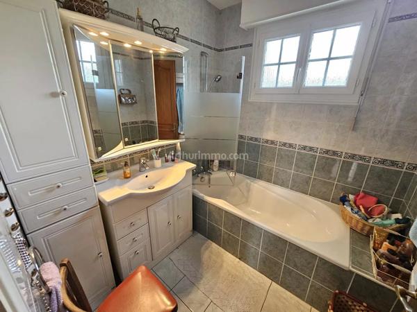 Vente                                                      Maison
                        
                     5 pièces                      111 m2                     à Saint-Péver