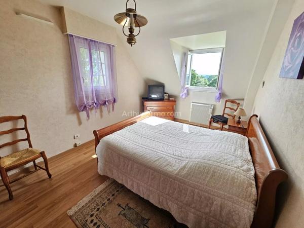 Vente                                                      Maison
                        
                     5 pièces                      111 m2                     à Saint-Péver