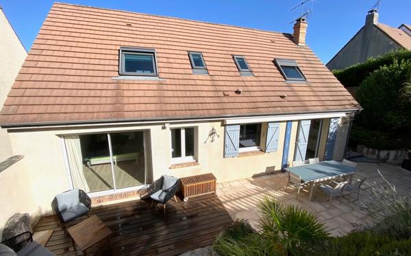 Maison à vendre    4 pièces • 137 m2 Mézières-sur-Seine