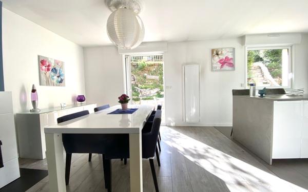 Maison à vendre    4 pièces • 137 m2 Mézières-sur-Seine