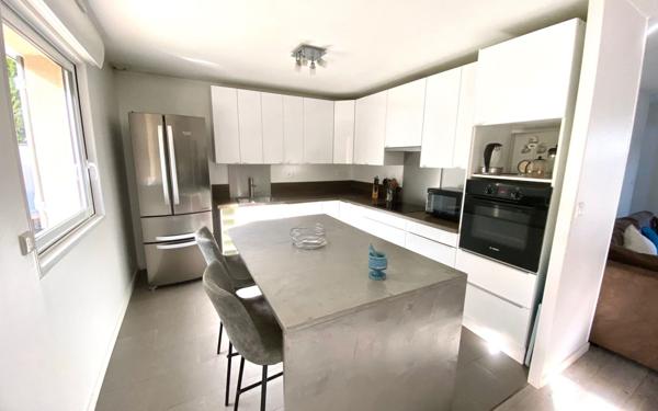 Maison à vendre    4 pièces • 137 m2 Mézières-sur-Seine