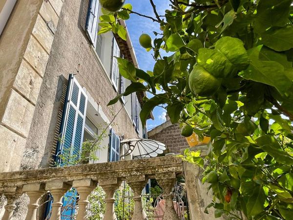 Maison de Charme Art-Déco et ses dépendances avec jardin et terrasse - Toulon (83200)