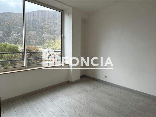 Location Appartement 3 pièces 70.78 m² - 1 BIS TRAVERSE DU CROZET Vif 38450