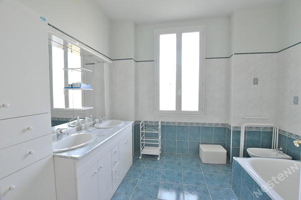 Maison à vendre en pierres à Bergerac - 5 pièces, 4 chambres !