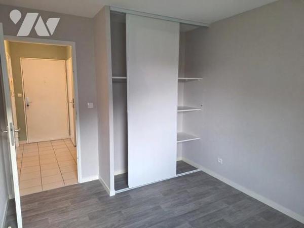 Appartement  F2 bis, 1er étage.