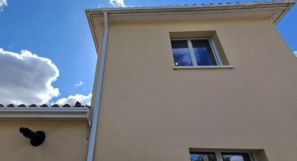 (16) Angoulême Maison à vendre 4 pièces, 3 Chambres, 1 Garage, terrain clos