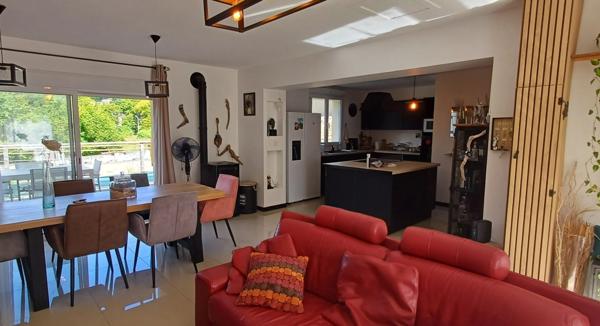 (16) Angoulême Maison à vendre 4 pièces, 3 Chambres, 1 Garage, terrain clos