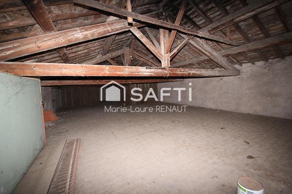 En plein centre-ville - Bâtisse de 340m² à fort potentiel de reconversion - 2 niveaux