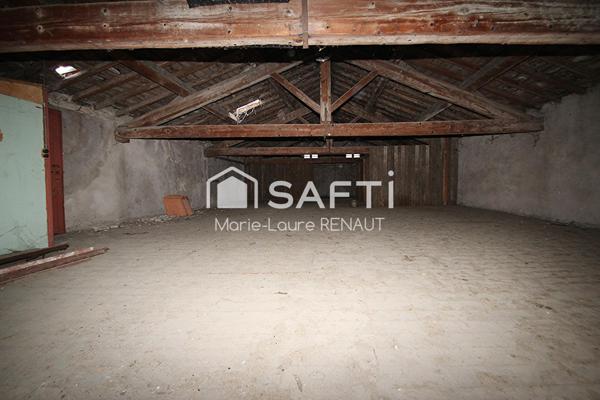 En plein centre-ville - Bâtisse de 340m² à fort potentiel de reconversion - 2 niveaux