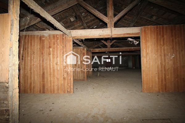 En plein centre-ville - Bâtisse de 340m² à fort potentiel de reconversion - 2 niveaux