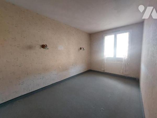 A VENDRE - MAISON 4 CHAMBRES- COSSE LE VIVIEN