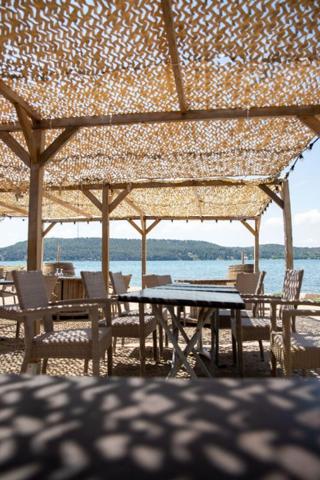 SAINT CHAMAS - Restaurant 80 couverts, Terrasse 150 places