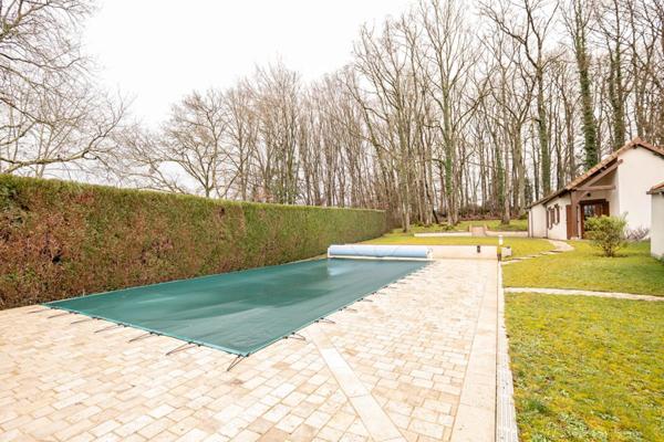 LIEUX UNIQUES ® x PROPRIÉTÉS PRIVÉES PROPOSE TRES BELLE MAISON CONTEMPORAINE DE 195 M² - CELLETTES