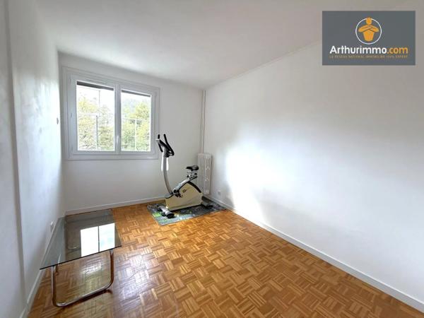 Vente                                                      Appartement
                        
                     4 pièces                      73 m2                     à Compiègne
