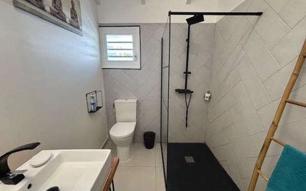 Appartement à louer    3 pièces •  Le Moule