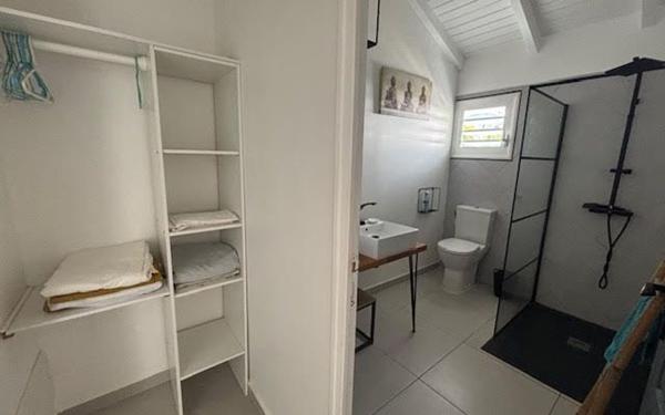 Appartement à louer    3 pièces •  Le Moule