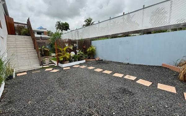 Appartement à louer    3 pièces •  Le Moule