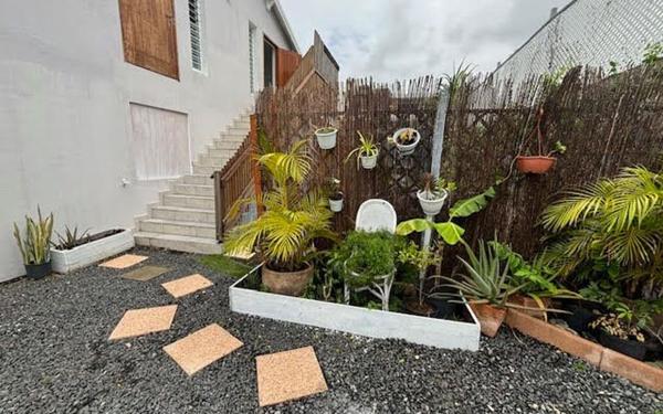 Appartement à louer    3 pièces •  Le Moule