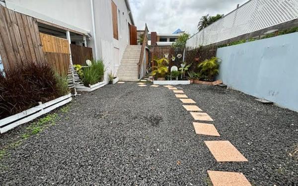 Appartement à louer    3 pièces •  Le Moule