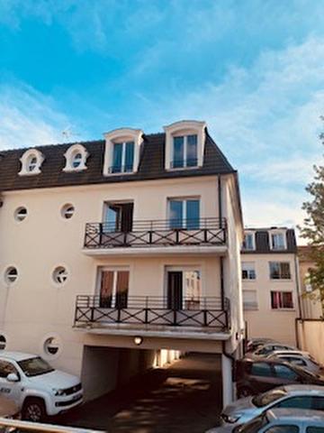 CENTRE VILLE DE MEAUX F3 avec terrasse de 30 m2