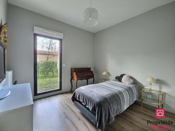 ST MEDARD EN JALLES Centre - T2 en rez-de-jardin avec jardin privatif et parking sécurisé