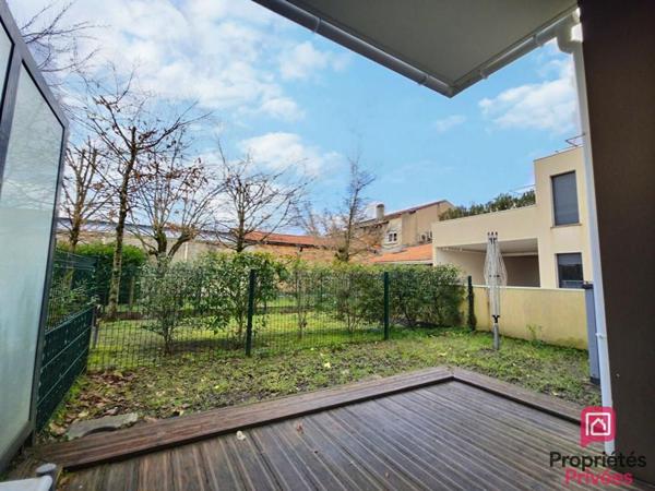ST MEDARD EN JALLES Centre - T2 en rez-de-jardin avec jardin privatif et parking sécurisé