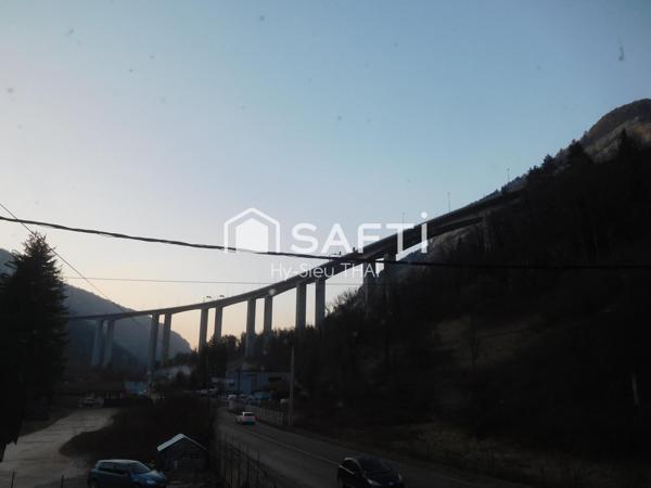 Maison de village, 2 étages, 5 pièces, jardin , garage à Nantua (01130)