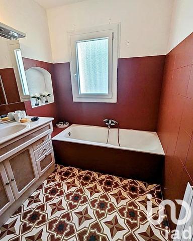 Maison traditionnelle 4 pièces de 101 m² à Sanary-sur-Mer (83110)