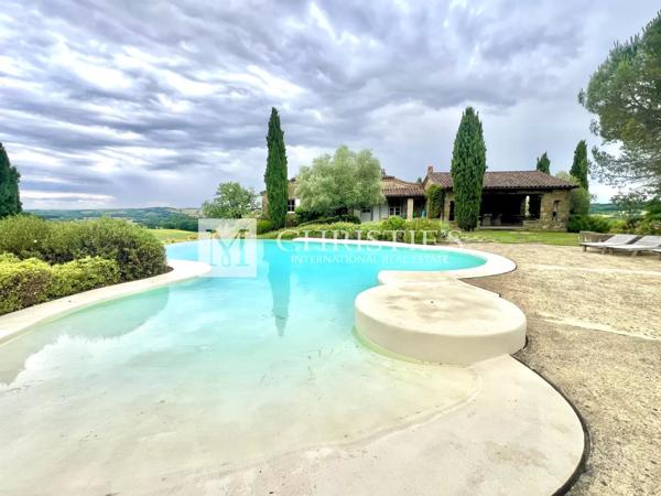 Près de Fezensac – Ferme restaurée avec soin dans un endroit paisible avec vue sur les vallées et les Pyrénées