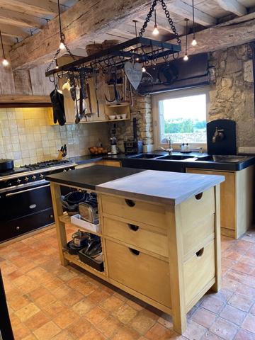 Près de Fezensac – Ferme restaurée avec soin dans un endroit paisible avec vue sur les vallées et les Pyrénées