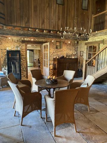 Près de Fezensac – Ferme restaurée avec soin dans un endroit paisible avec vue sur les vallées et les Pyrénées