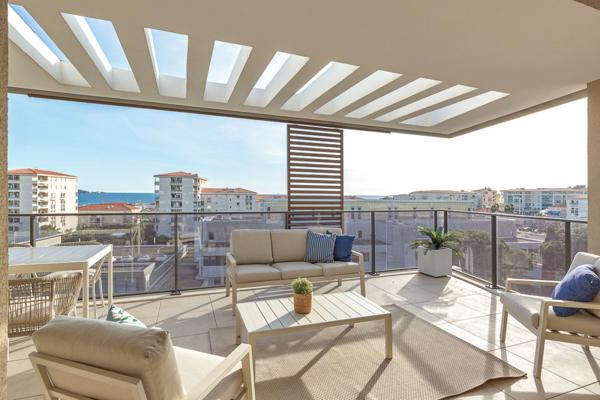 Antibes Juan-les-Pins – 4P Dernier étage avec vue mer