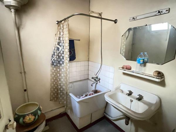 Immeuble à vendre à Manosque dans les Alpes-de-Haute-Provence (04100), ref : 025/1932   
Centre ville