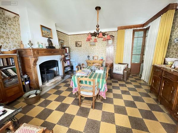 Immeuble à vendre à Manosque dans les Alpes-de-Haute-Provence (04100), ref : 025/1932   
Centre ville