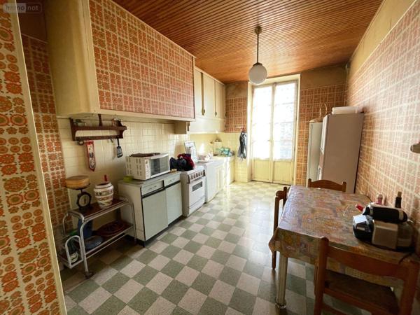 Immeuble à vendre à Manosque dans les Alpes-de-Haute-Provence (04100), ref : 025/1932   
Centre ville