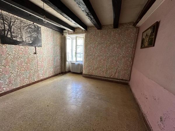 Vente                                                      Ferme
                        
                                         154 m2                     à Adriers