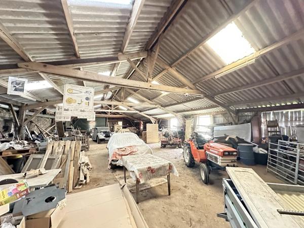 Vente                                                      Ferme
                        
                                         154 m2                     à Adriers