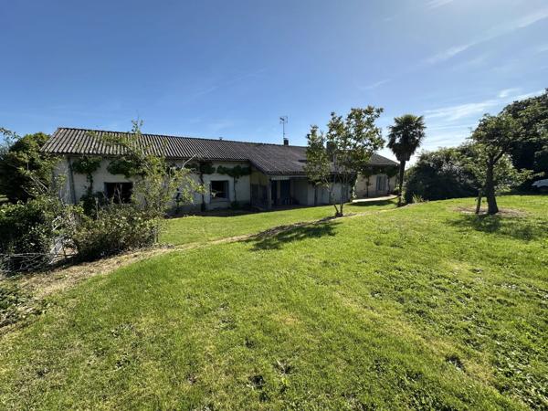 Vente                                                      Ferme
                        
                                         154 m2                     à Adriers