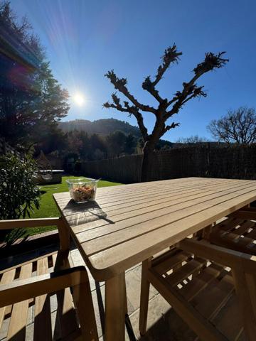 Maison Simiane Collongue 3 pièce(s) - jardin - piscine - Calme absolu.