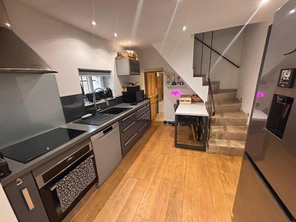 Maison Simiane Collongue 3 pièce(s) - jardin - piscine - Calme absolu.