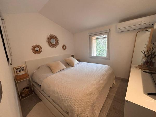 Maison Simiane Collongue 3 pièce(s) - jardin - piscine - Calme absolu.