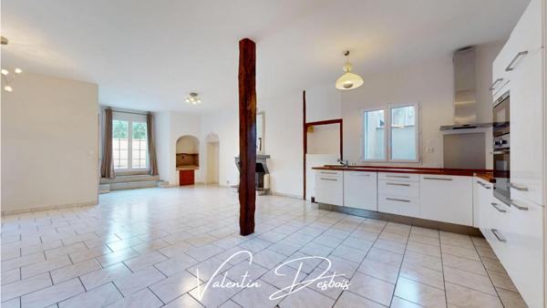 SECTEUR CARCASSONNE - IMMEUBLE MIXTE, COMMERCE LOUE, LOGEMENT LIBRE