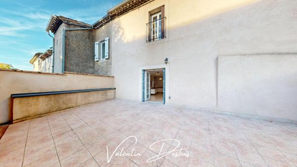 SECTEUR CARCASSONNE - IMMEUBLE MIXTE, COMMERCE LOUE, LOGEMENT LIBRE