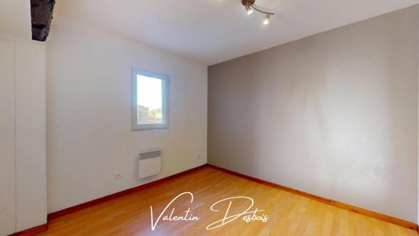 SECTEUR CARCASSONNE - IMMEUBLE MIXTE, COMMERCE LOUE, LOGEMENT LIBRE